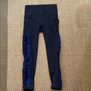 Athleta size S 3/4 length workout pants